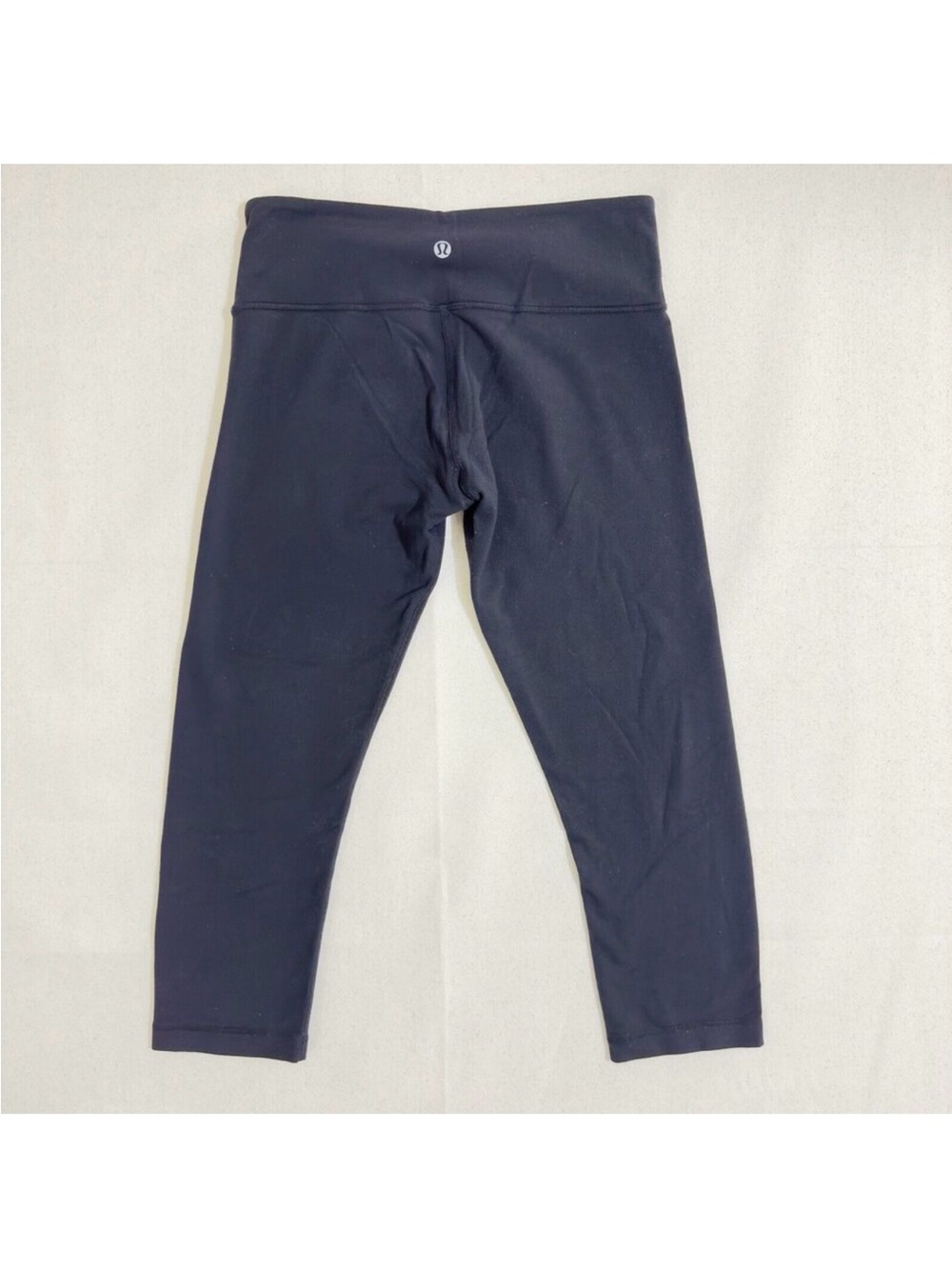 lululemon athletica Black Cropped Leggings size 6